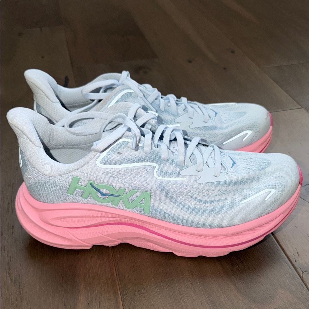 Hoka Clifton 10 Sneakers with Pink and Light Gray 9B Overcast/Petal